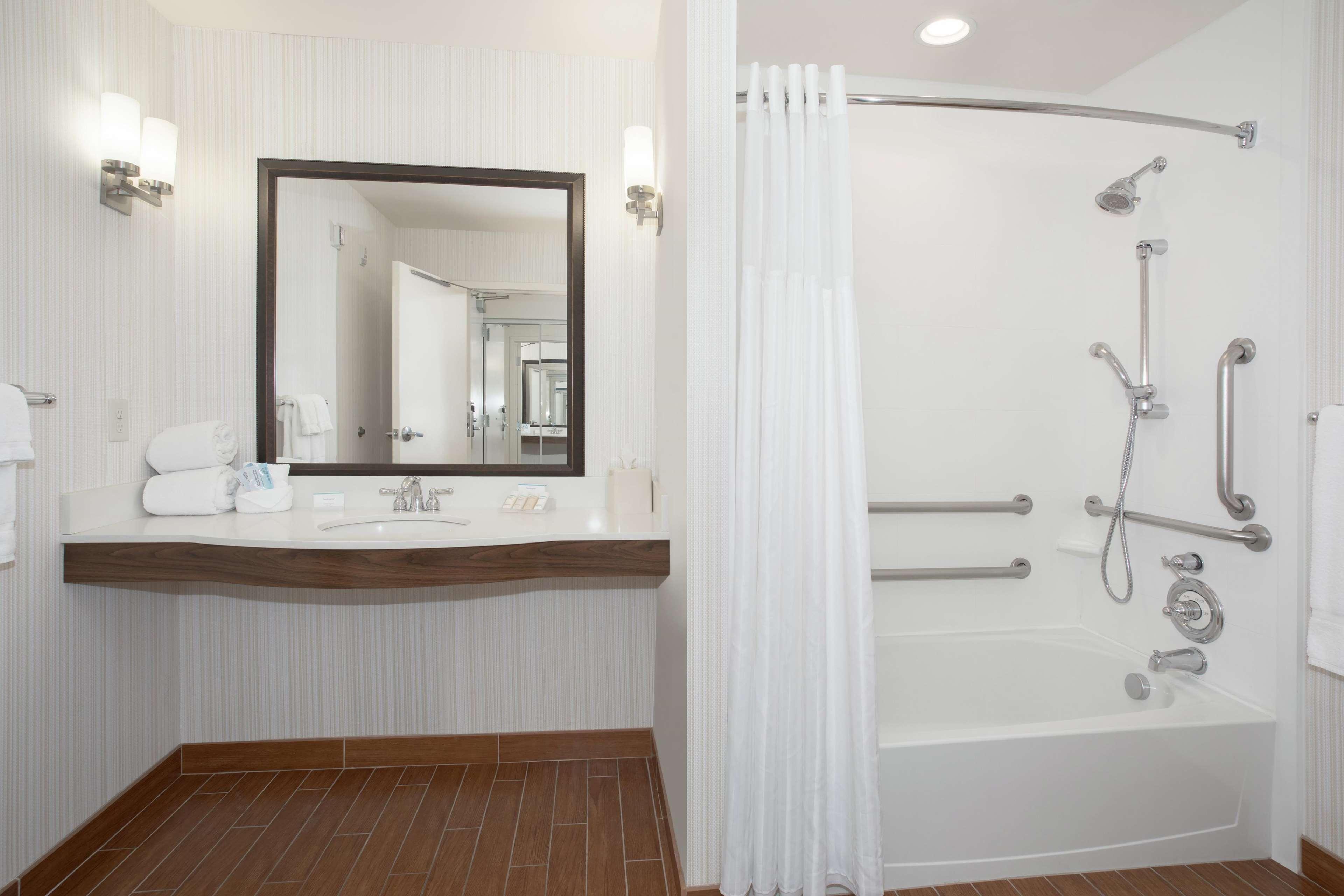 Hilton Garden Inn Lincoln Downtown/Haymarket Buitenkant foto