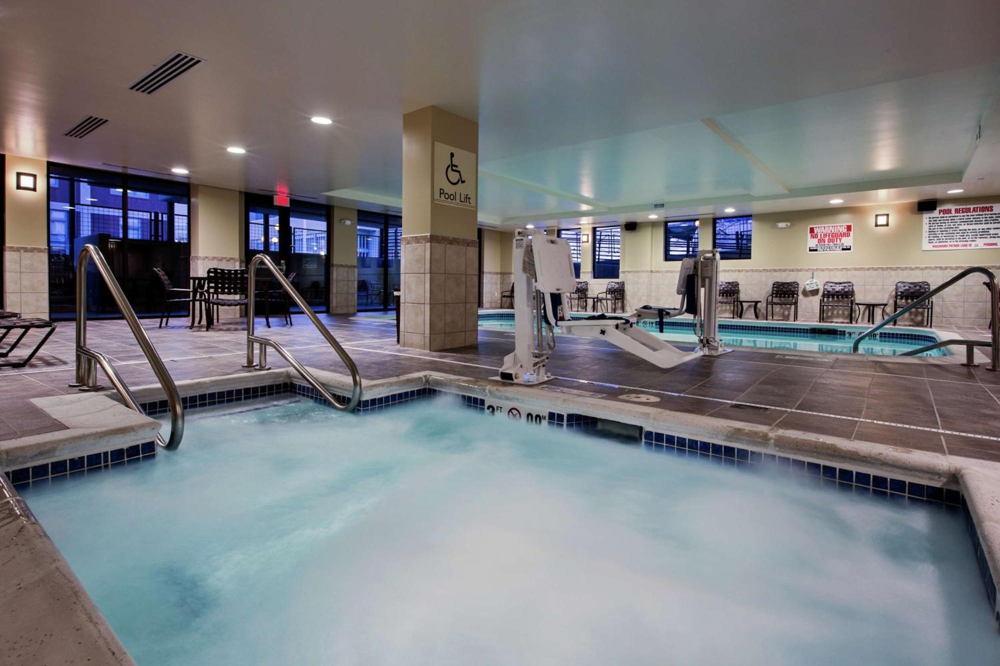 Hilton Garden Inn Lincoln Downtown/Haymarket Buitenkant foto